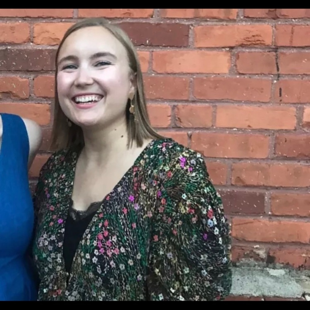 Meet your Posher, Laura